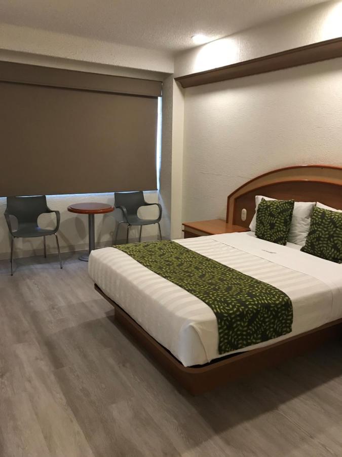 Hotel Aeropuerto Mexico City